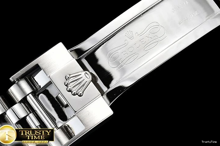 1115 ROLGMT147B – GMT Master II Durable 979